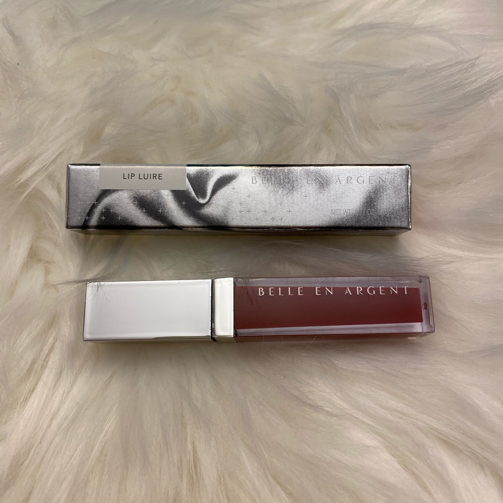 Belle En Argent lipgloss in I LOVE THAT CAR